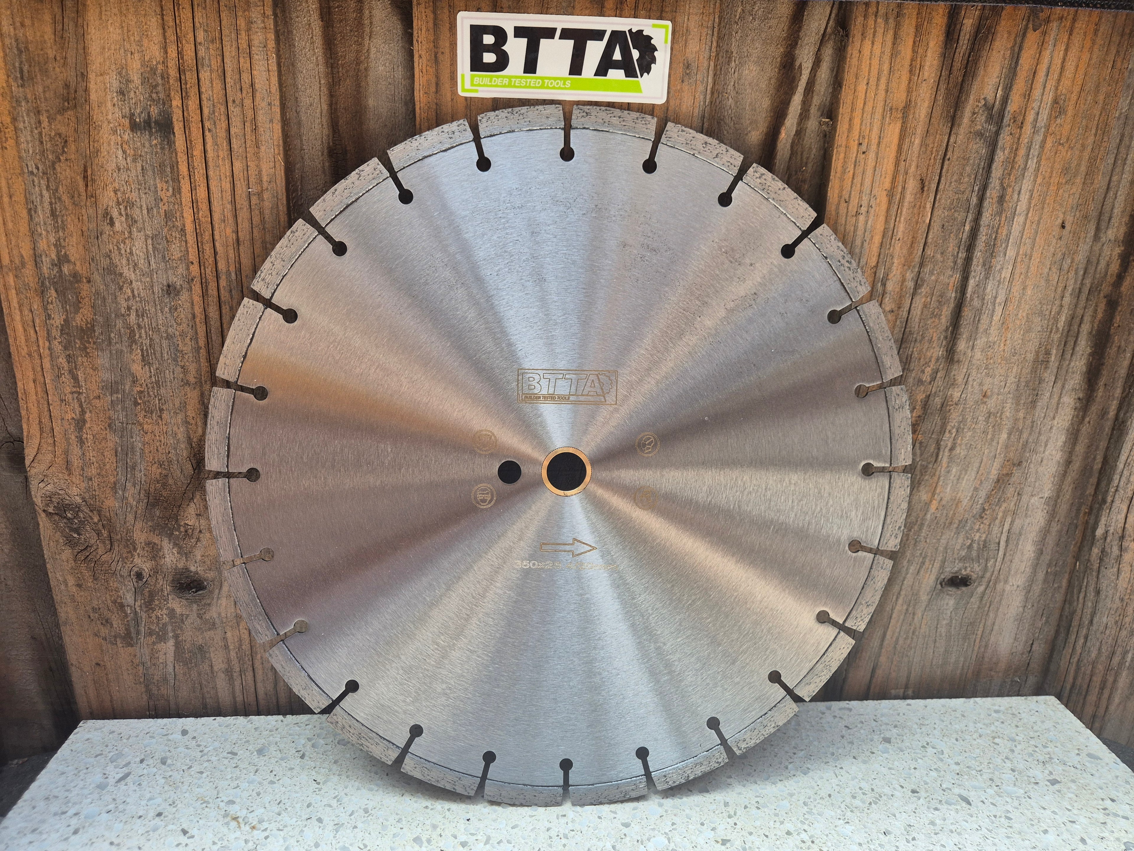 350mm diamond segmented blade wet/dry cuts, brick wet saw $121 inc GST