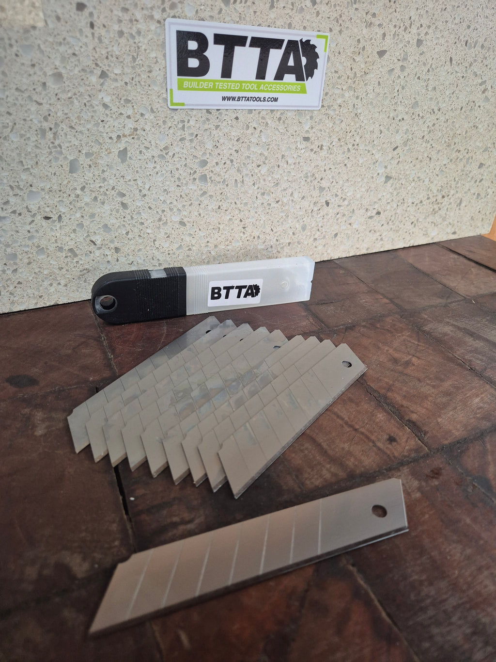 BTTA 25mm snap blades sk5 Japanese quality pack of 10 $9.90inc GST