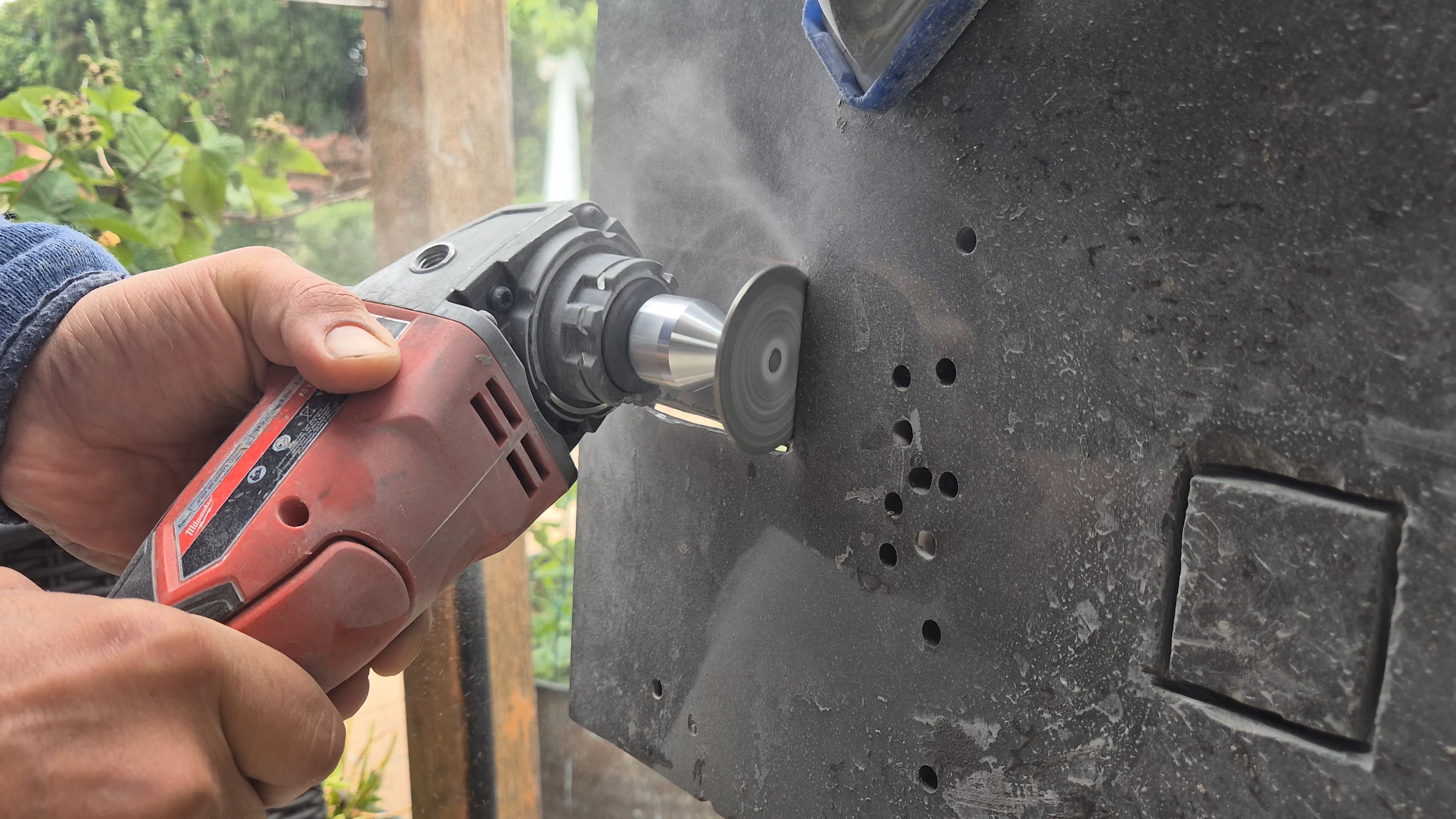 M14 diamond 50mm diameter porcelain/tile blade, screws onto the thread of grinder $24 inc GST Free shipping